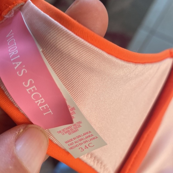 Victoria’s Secret NWOT swim top - Picture 6 of 6